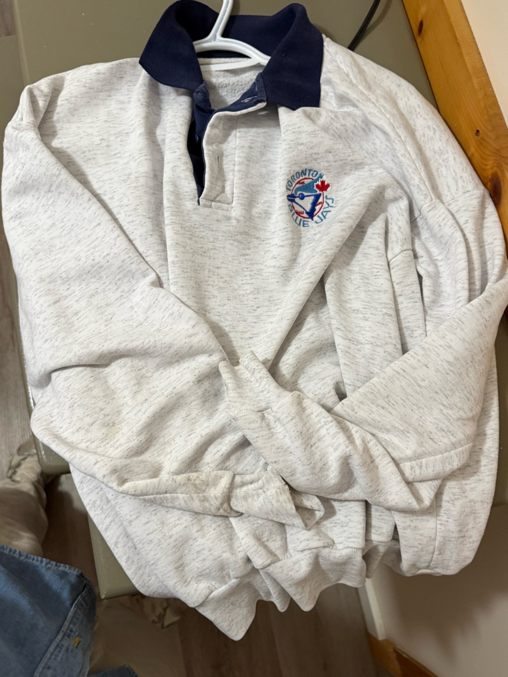 Vintage 80s Toronto Blue Jays Embroidered Logo sweater collar (US L fit)